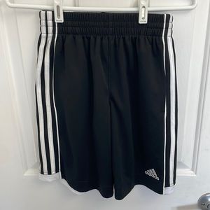 Boys adidas basketball shorts size 10-12